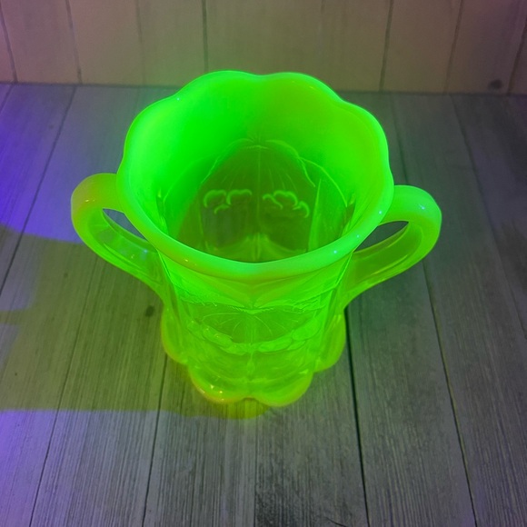 Vtg Nortwood Pattern Cherry Vaseline Glass Topaz Spooner by Mosser? - Picture 2 of 8